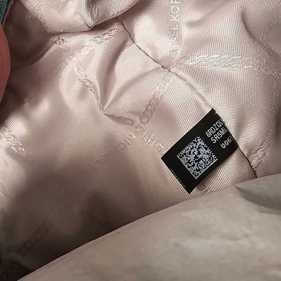 Authentic Michael Kors Weekender Ocean Blue. - Picture 10 of 12